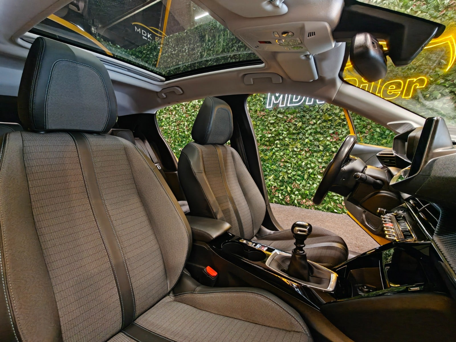 Billede af Peugeot 208 1,5 BlueHDi 100 Allure Sky
