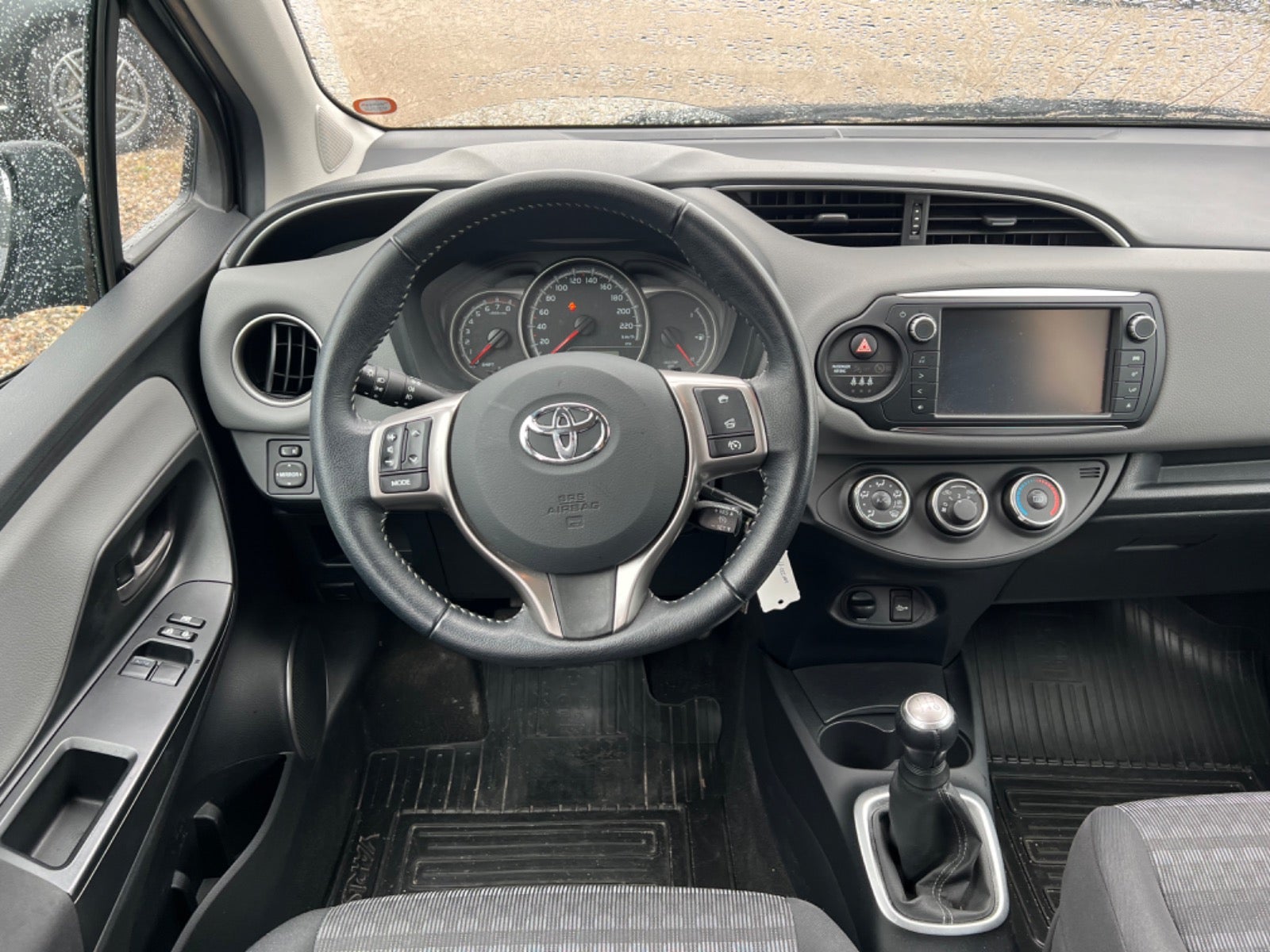 Toyota Yaris 2017