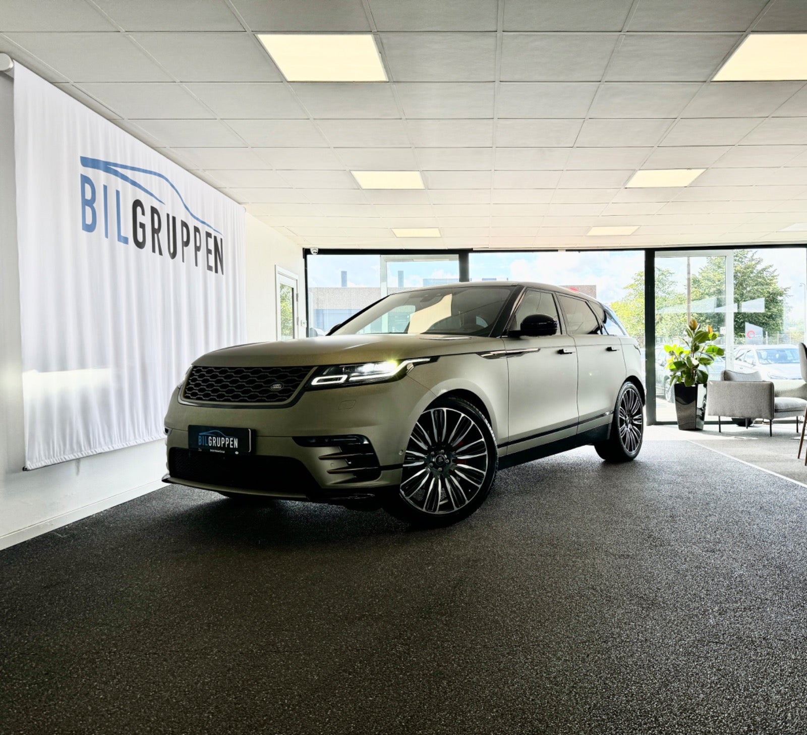 Billede af Land Rover Range Rover Velar 3,0 D300 First Edition aut.