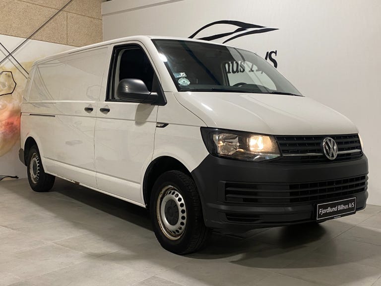 VW Transporter TDi 102 Kassevogn lang