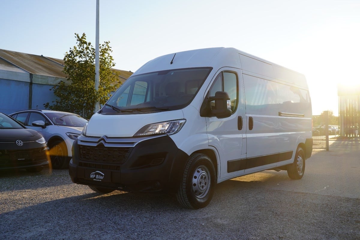 Billede af Citroën Jumper 35+ 2,2 BlueHDi 165 L3H2 FlexLine+