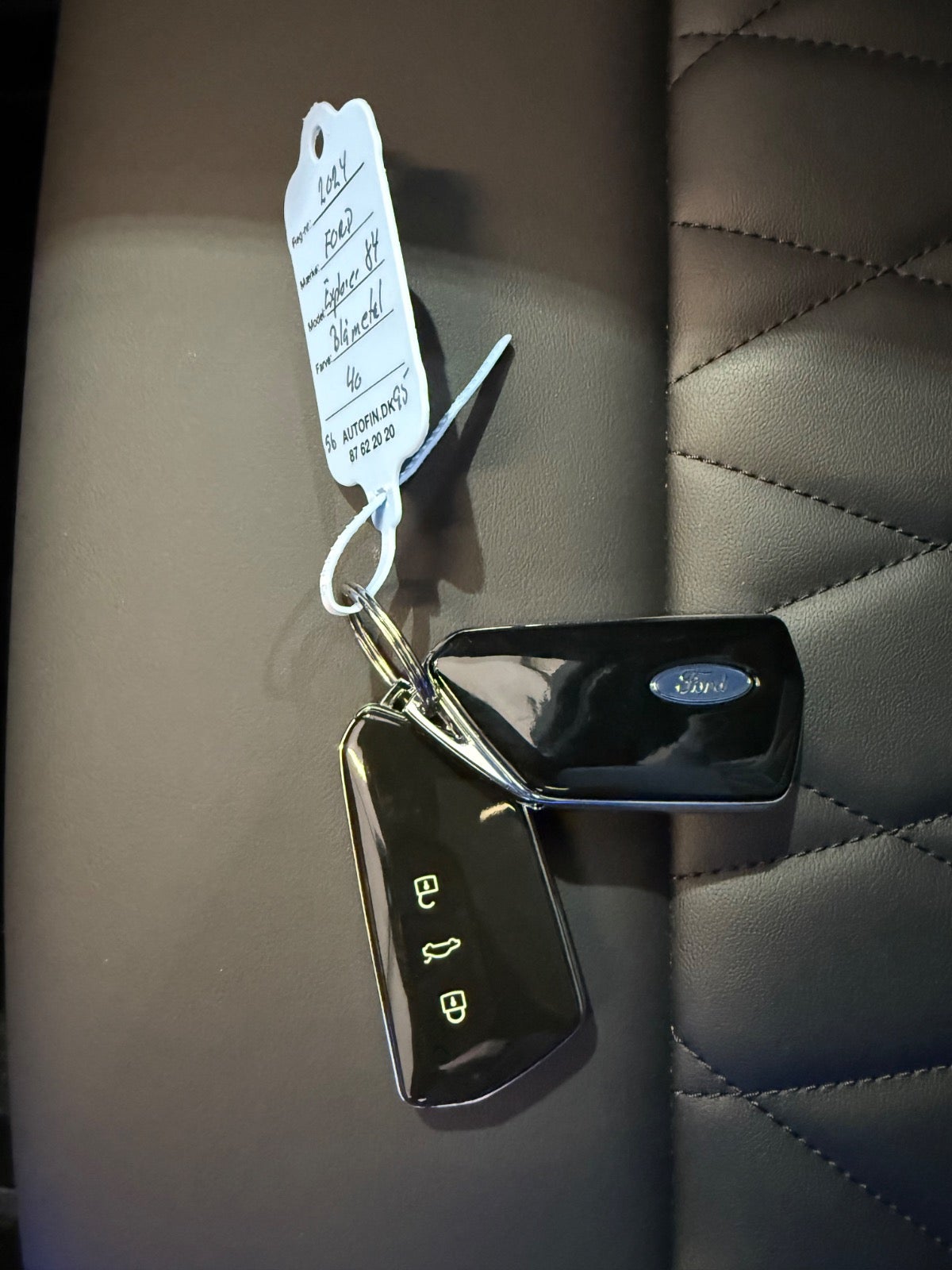 Ford Explorer Premium Extended Range AWD