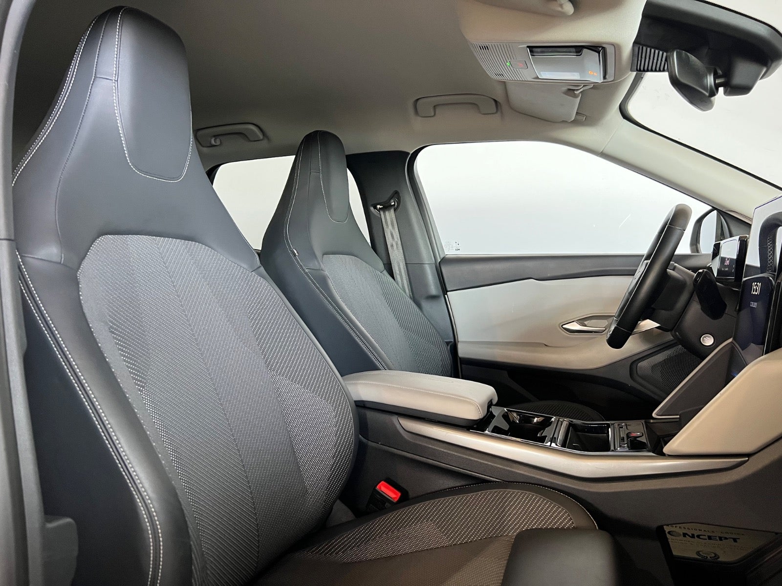 Ford Explorer Select Extended Range