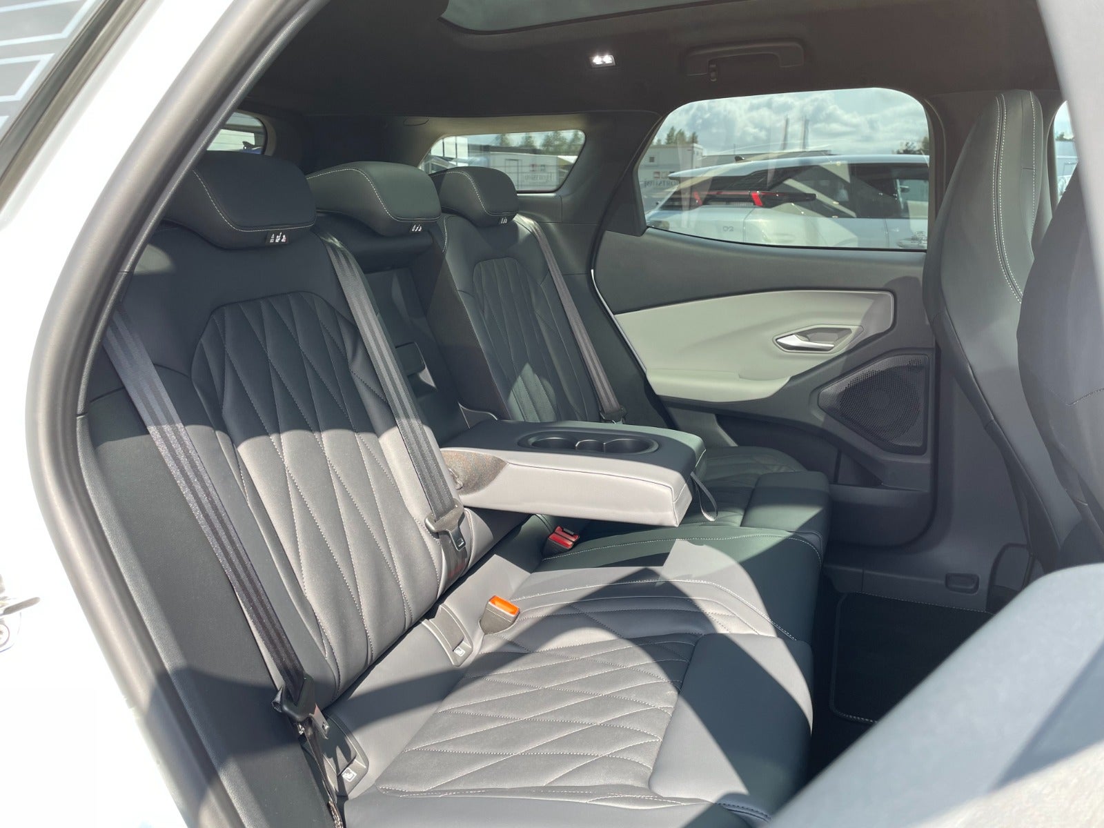 Ford Explorer Premium Extended Range AWD