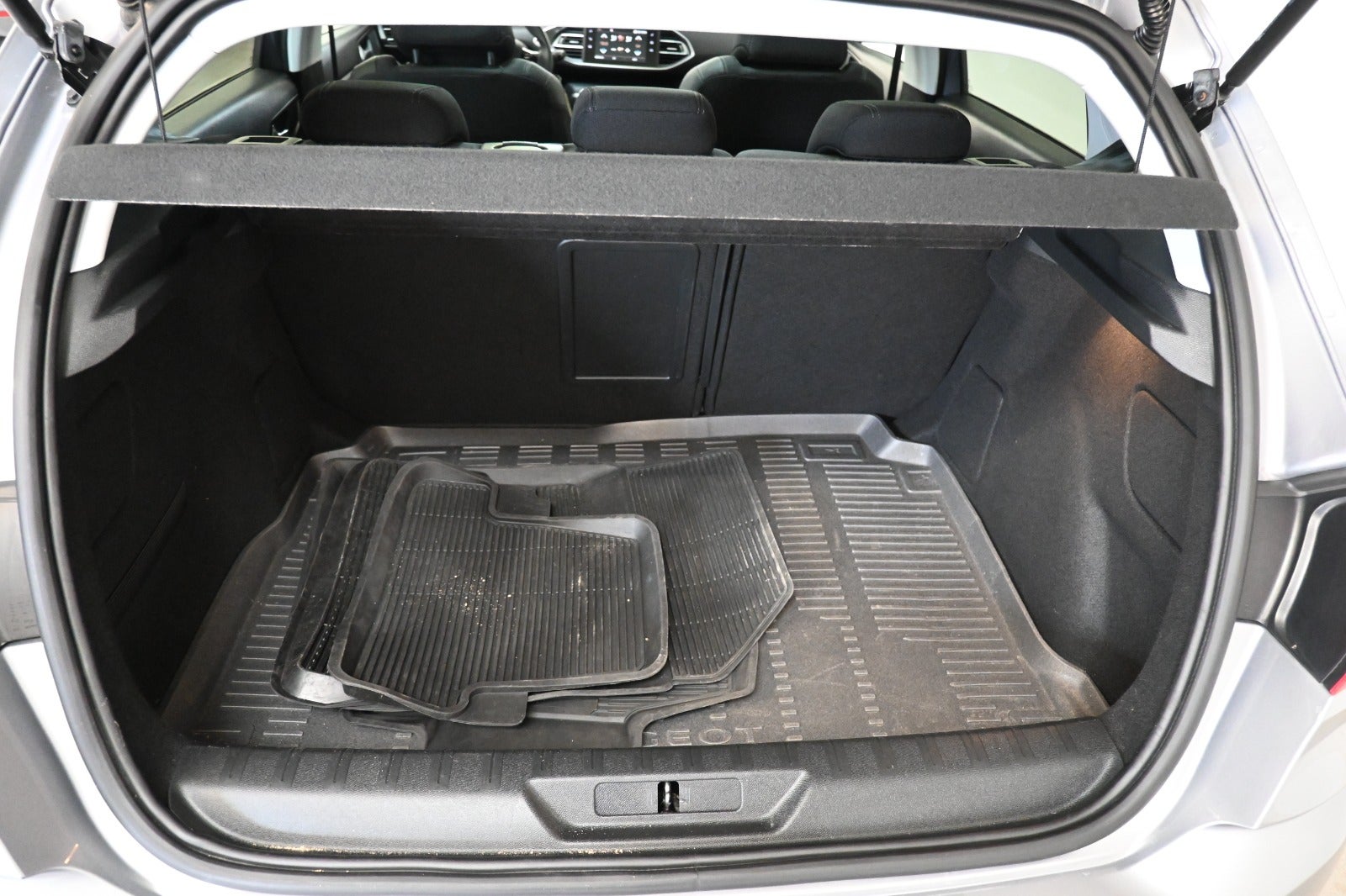 Peugeot 308 PureTech 130 Selection Sky