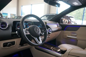 Mercedes EQA250