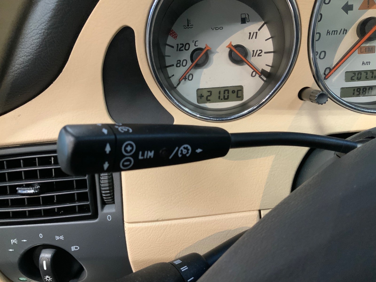 Mercedes-Benz SLK 230