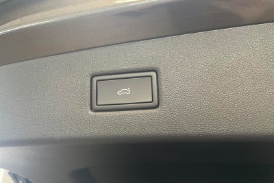 Ford Explorer Premium Extended Range