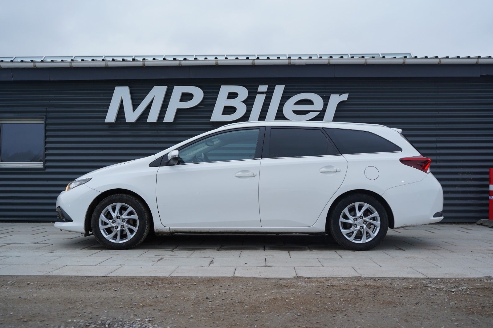 Billede af Toyota Auris 1,8 Hybrid H2 Comfort Touring Sports CVT