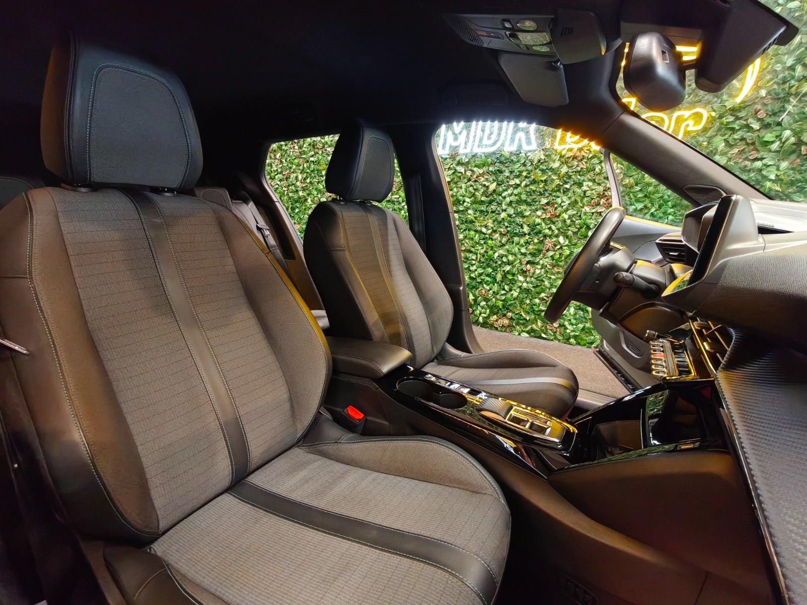 Billede af Peugeot e-2008 50 Allure