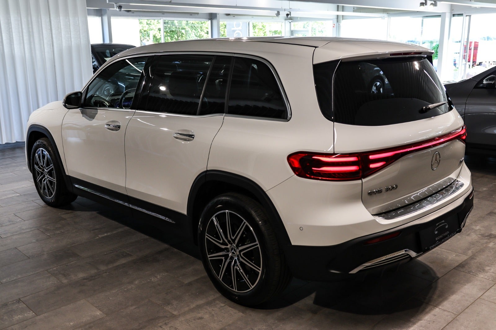 Billede af Mercedes EQB300  AMG Premium 4Matic