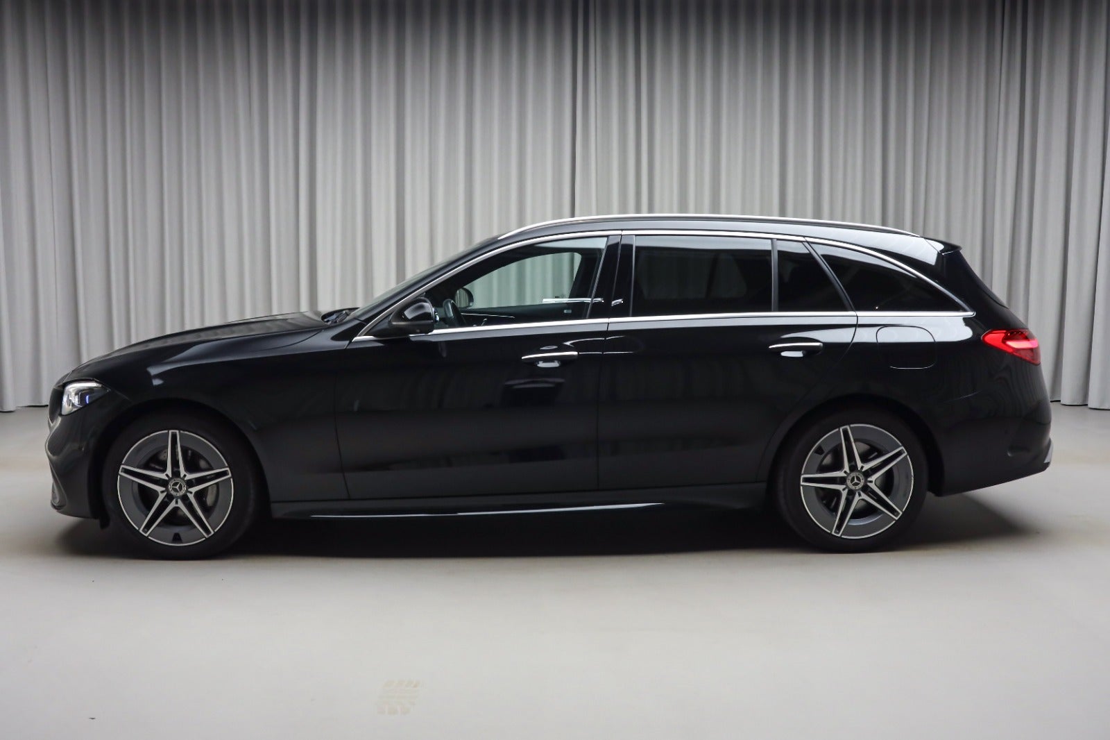 Mercedes-Benz C 300 e (6/8)
