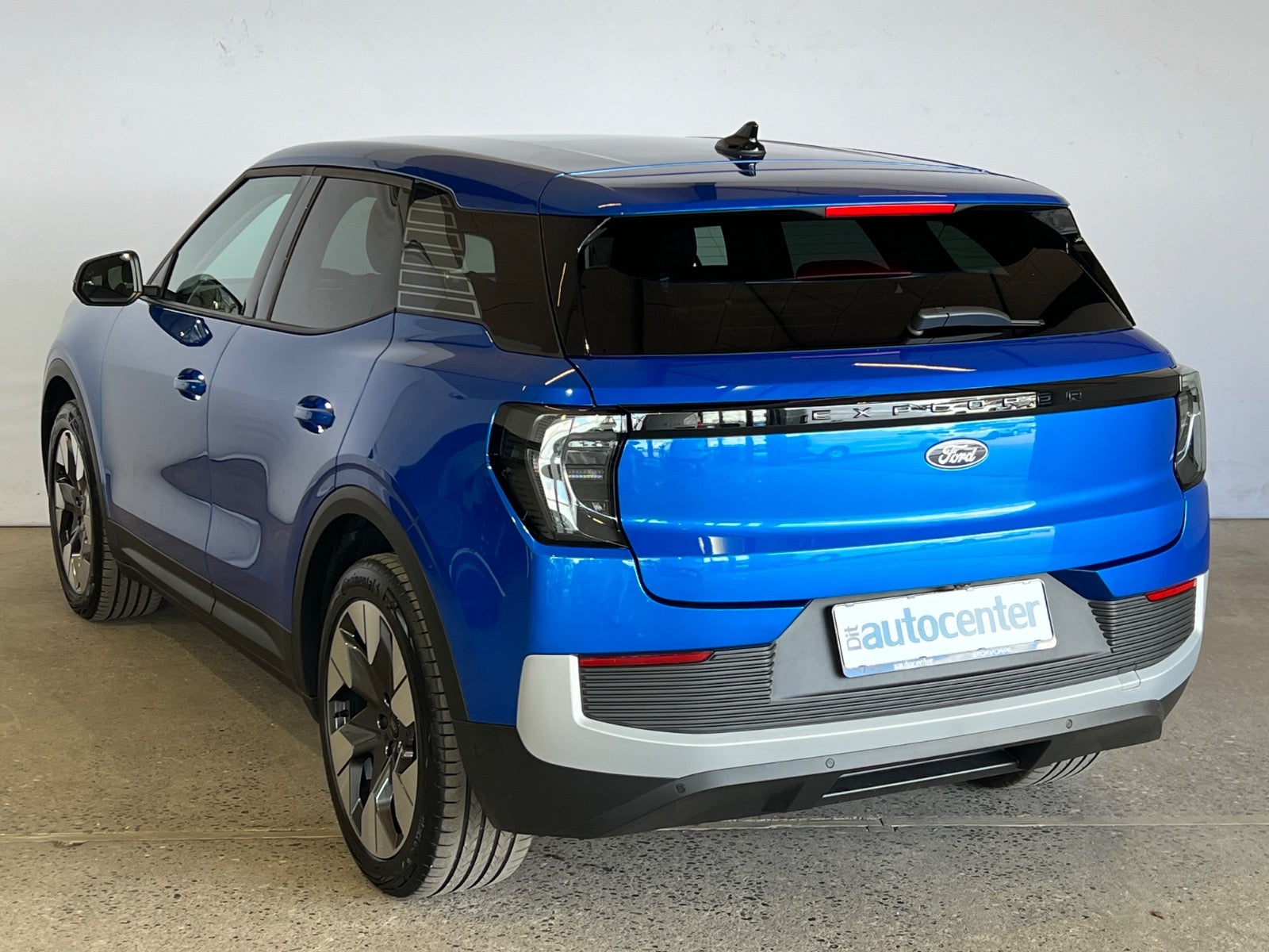 Ford Explorer Premium Extended Range AWD