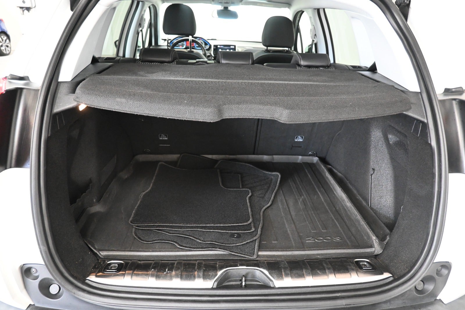 Peugeot 2008 e-THP 110 Desire Sky