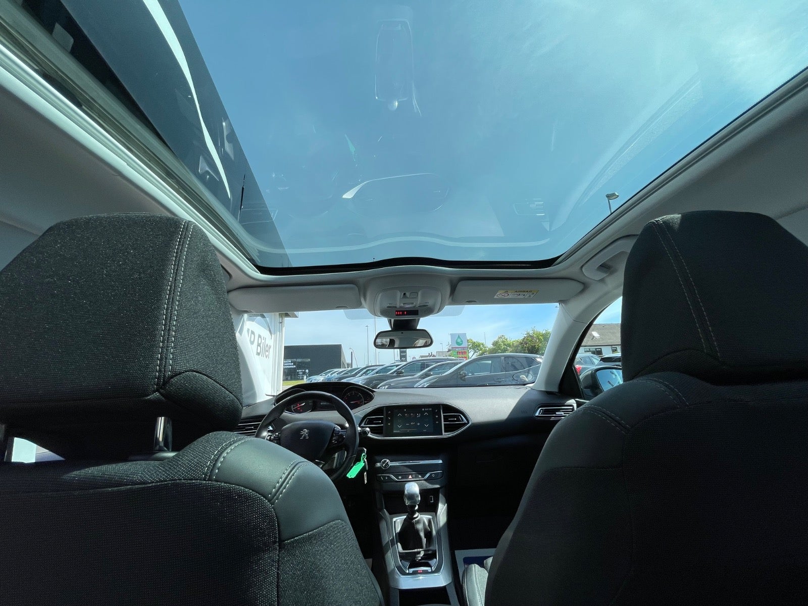 Billede af Peugeot 308 1,5 BlueHDi 130 Allure Sky