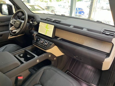 Land Rover Defender 110 D300 Hard Top SE aut. Van