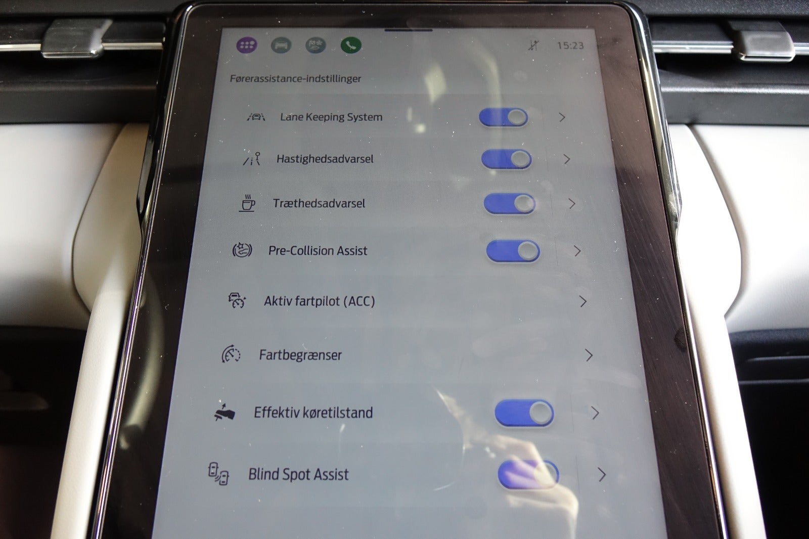 Ford Explorer Select Extended Range