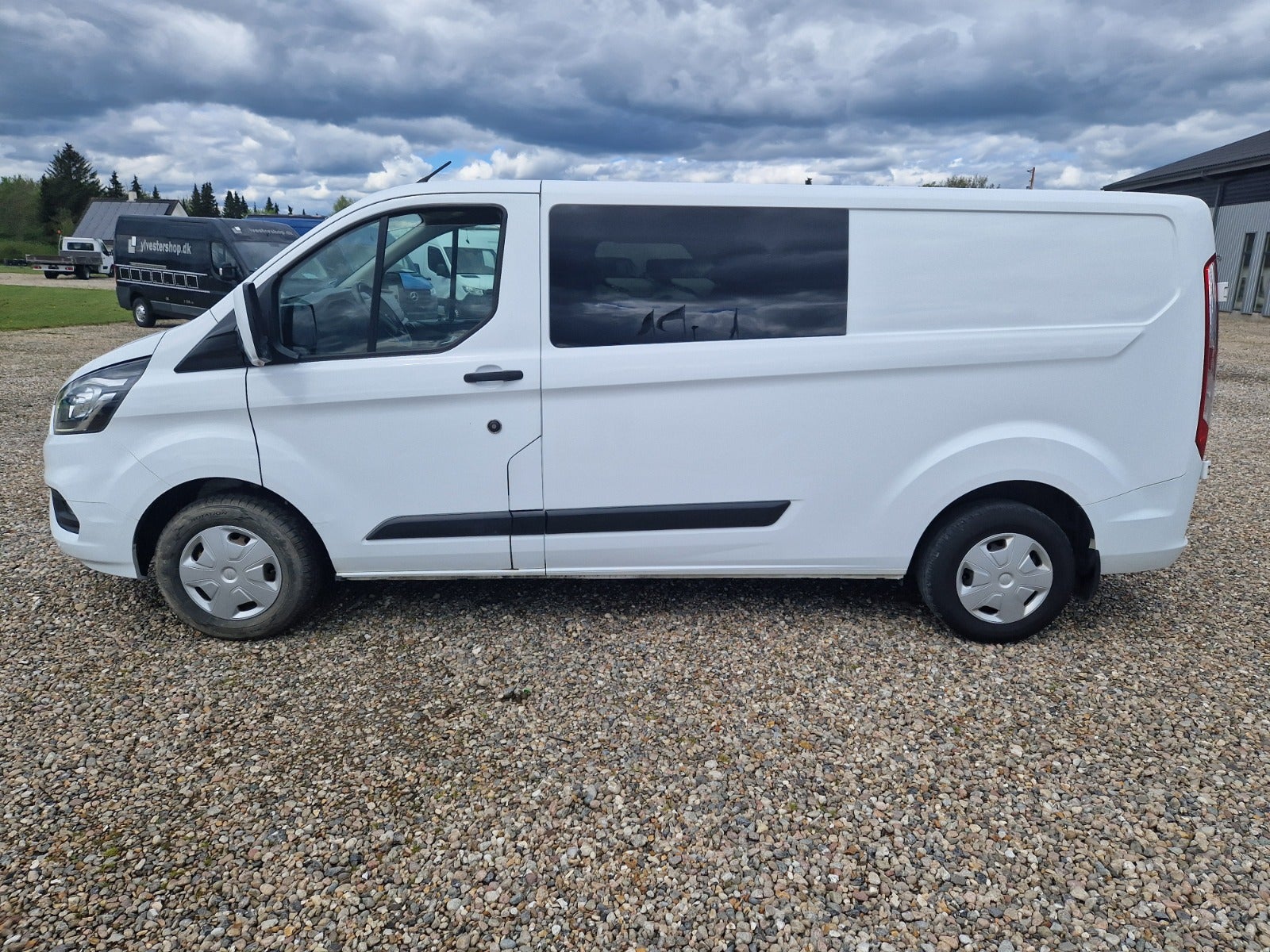 Billede af Ford Transit Custom 300L 2,0 TDCi 130 Trend Mandskabsvogn