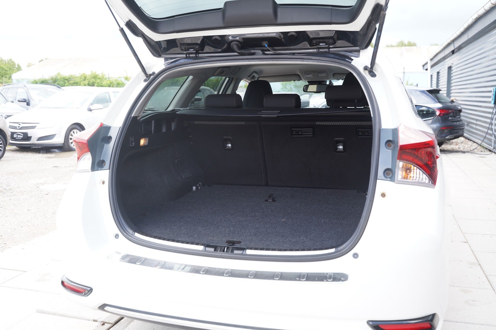 Billede af Toyota Auris 1,8 Hybrid H2 Comfort Touring Sports CVT