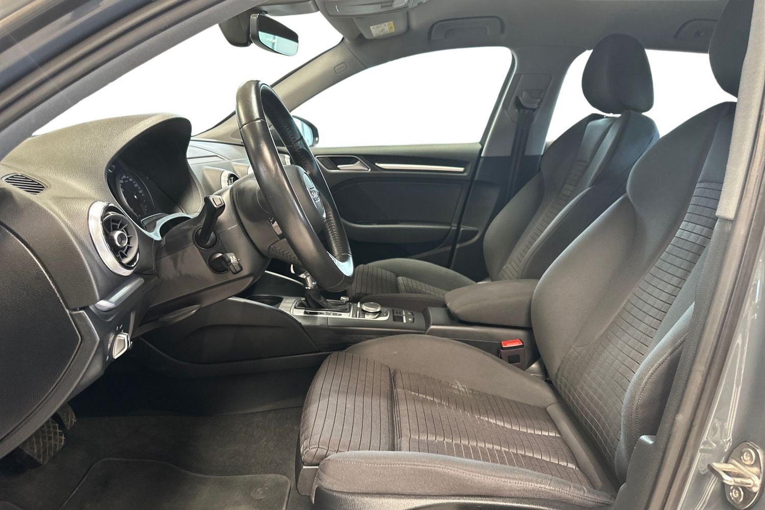 Billede af Audi A3 35 TFSi Limited+ Sportback S-tr.