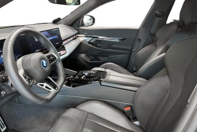 BMW i5 eDrive40 Touring Fully Charged M-Sport