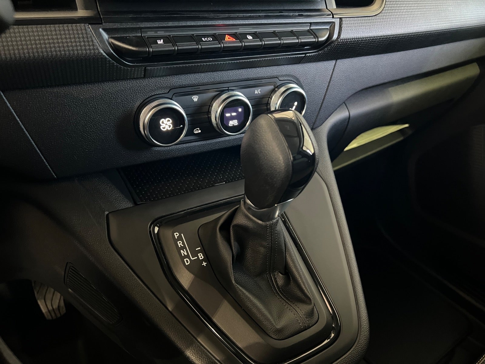 Renault Kangoo E-Tech L2 Van