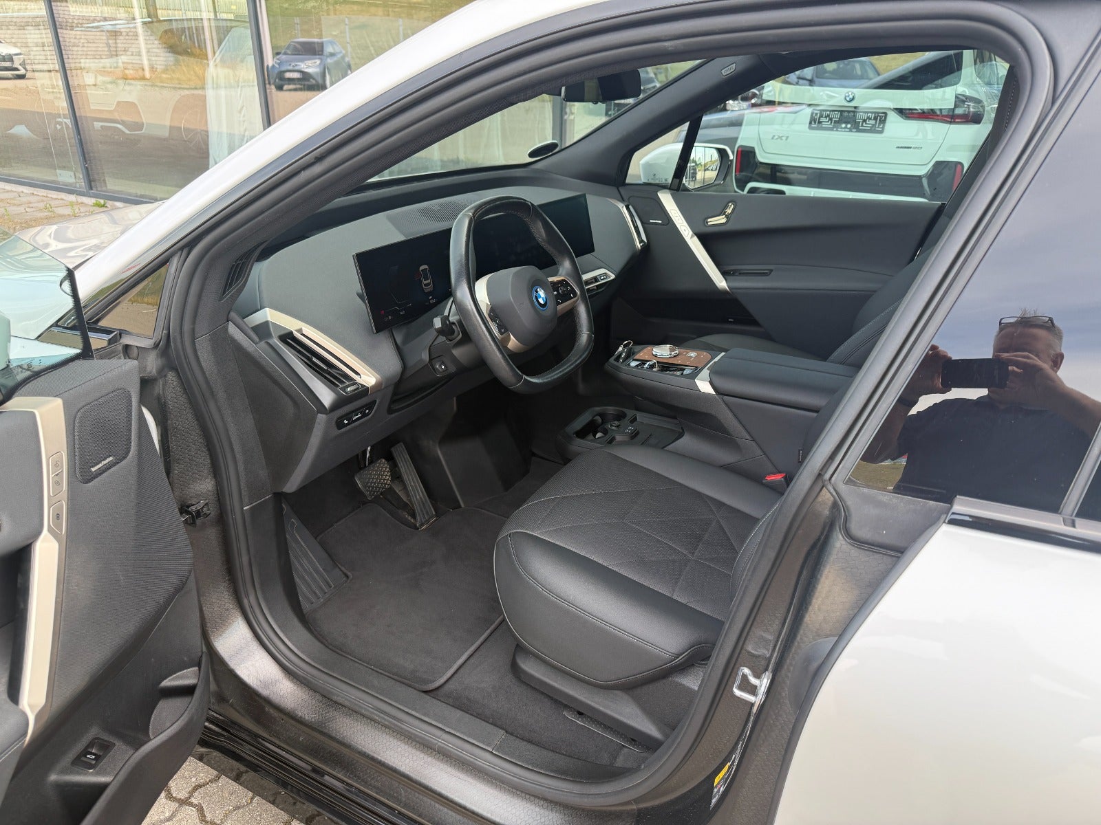 BMW iX xDrive50 Supercharged Sport 5d - 6