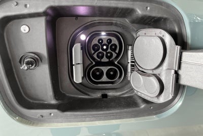 BMW iX1 xDrive30 Fully Charged