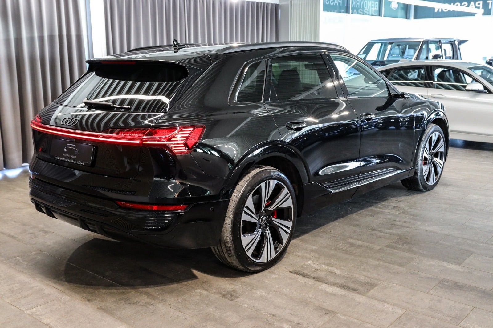 Billede af Audi Q8 e-tron 55 S-line Black Edition quattro