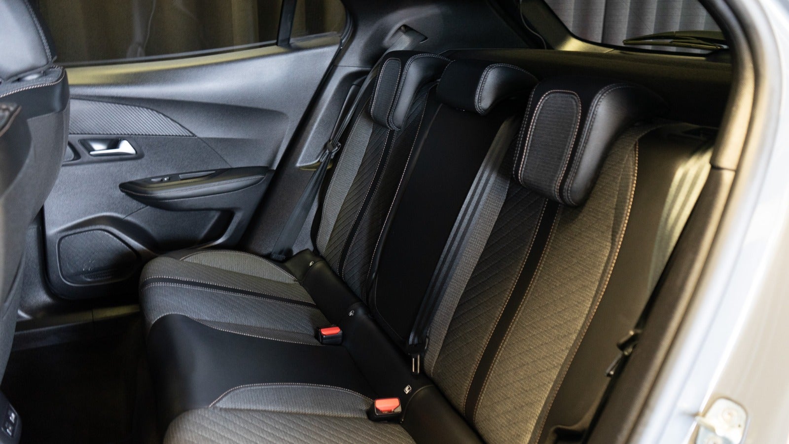 Billede af Peugeot e-2008 54 Allure