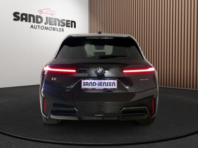 BMW iX xDrive45 M-Sport