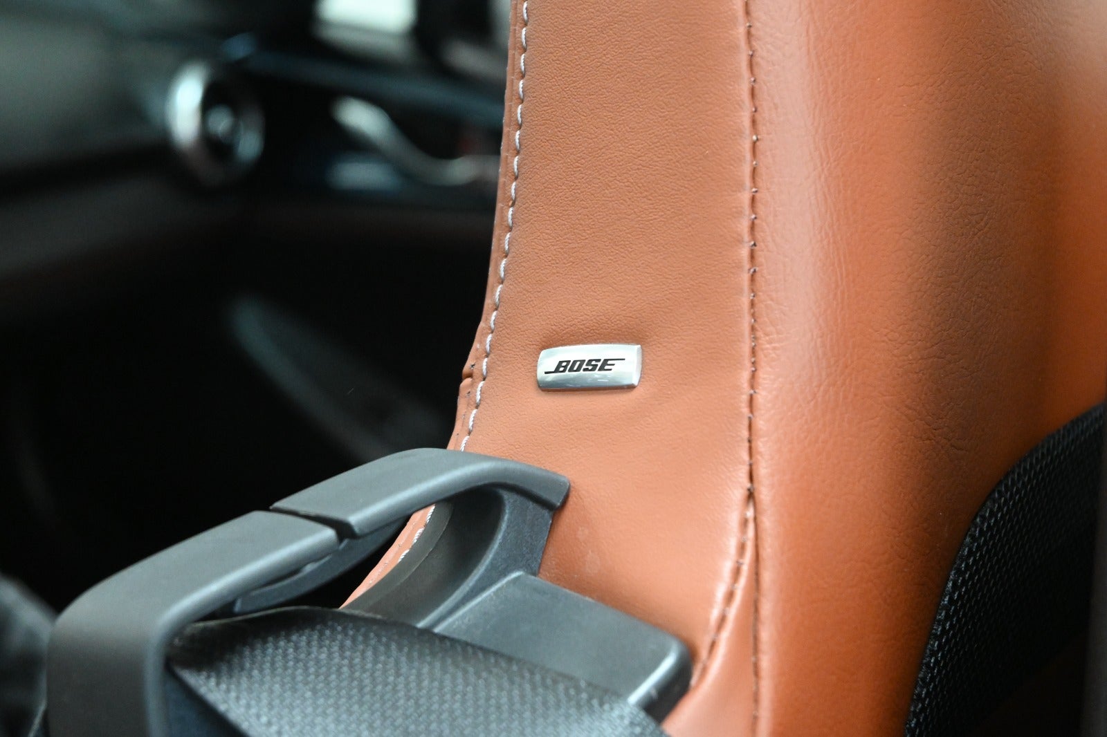 Mazda MX-5 SkyActiv-G 184 Roadster Kazari