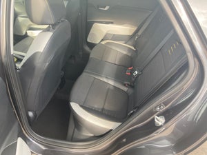 Kia Stonic T-GDi Advance Intro