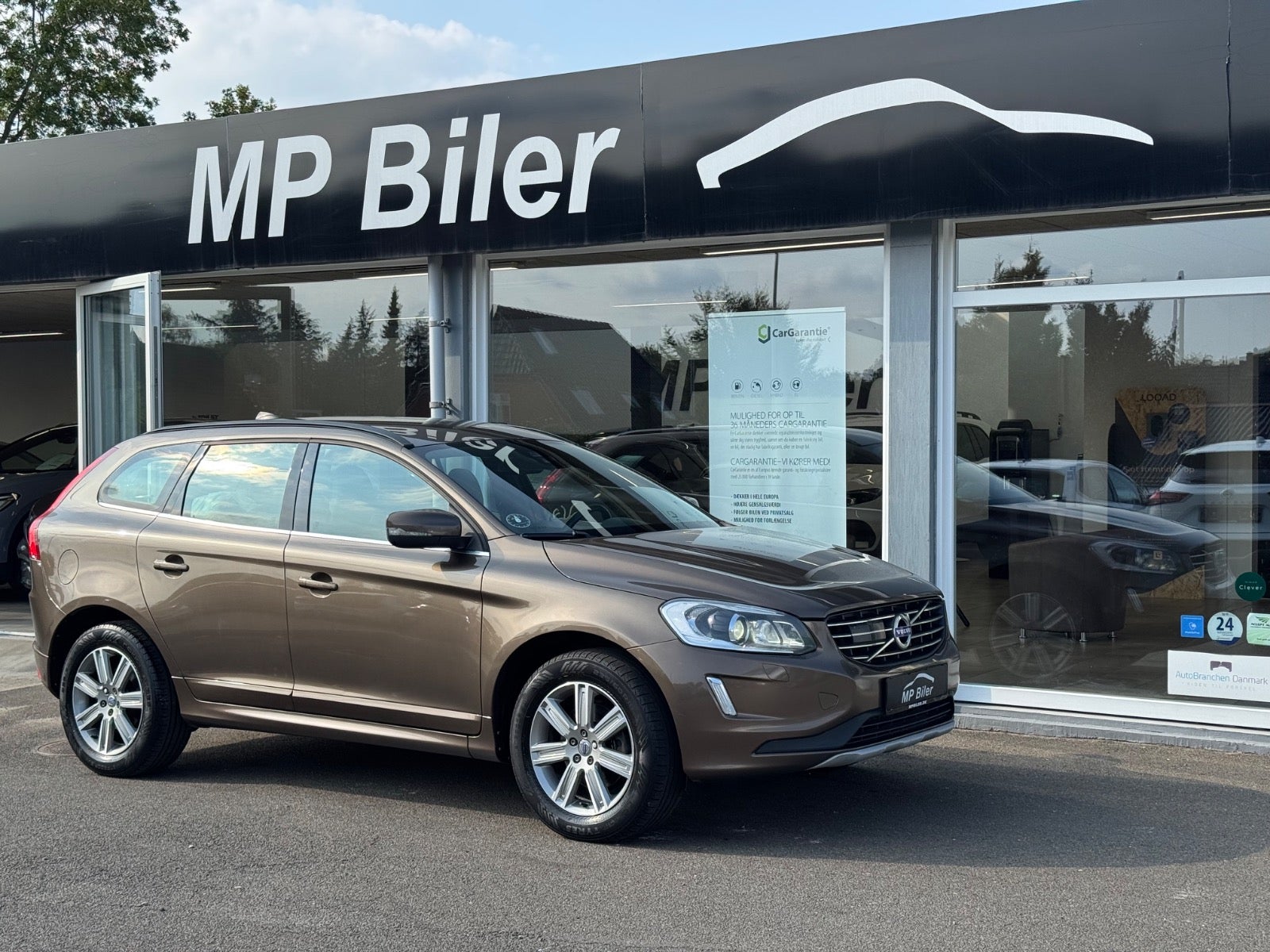 Billede af Volvo XC60 2,4 D5 220 Momentum aut. AWD Van