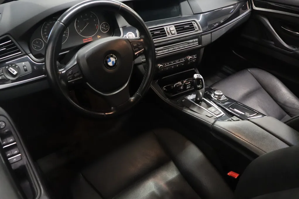 BMW 528i aut.