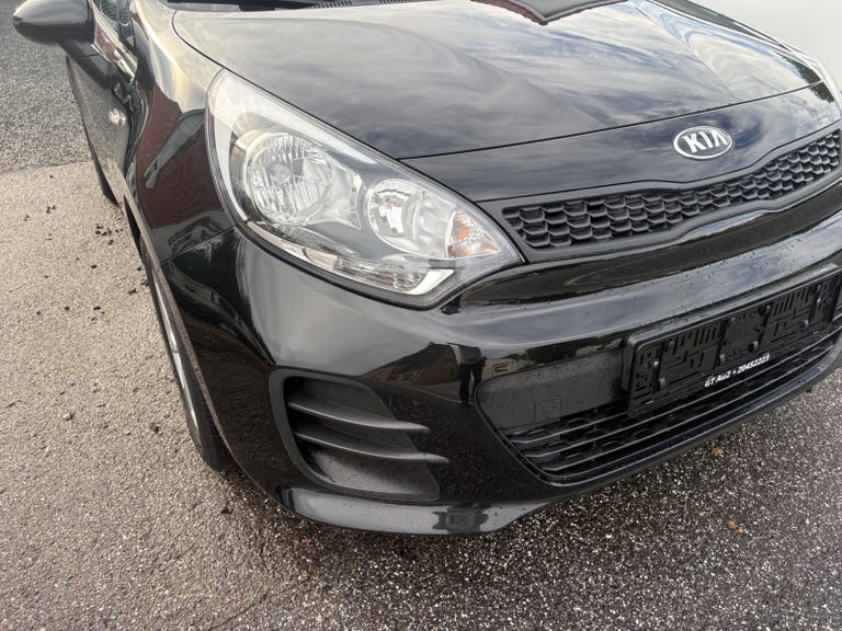 Kia Rio CVVT Attraction