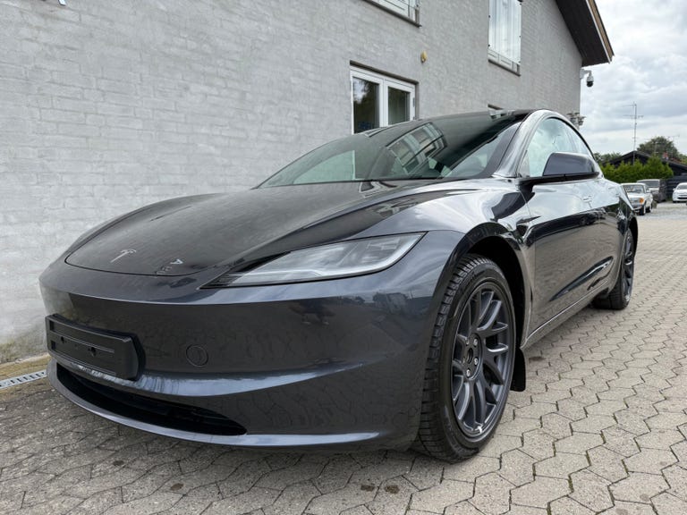 Tesla Model 3 Long Range AWD
