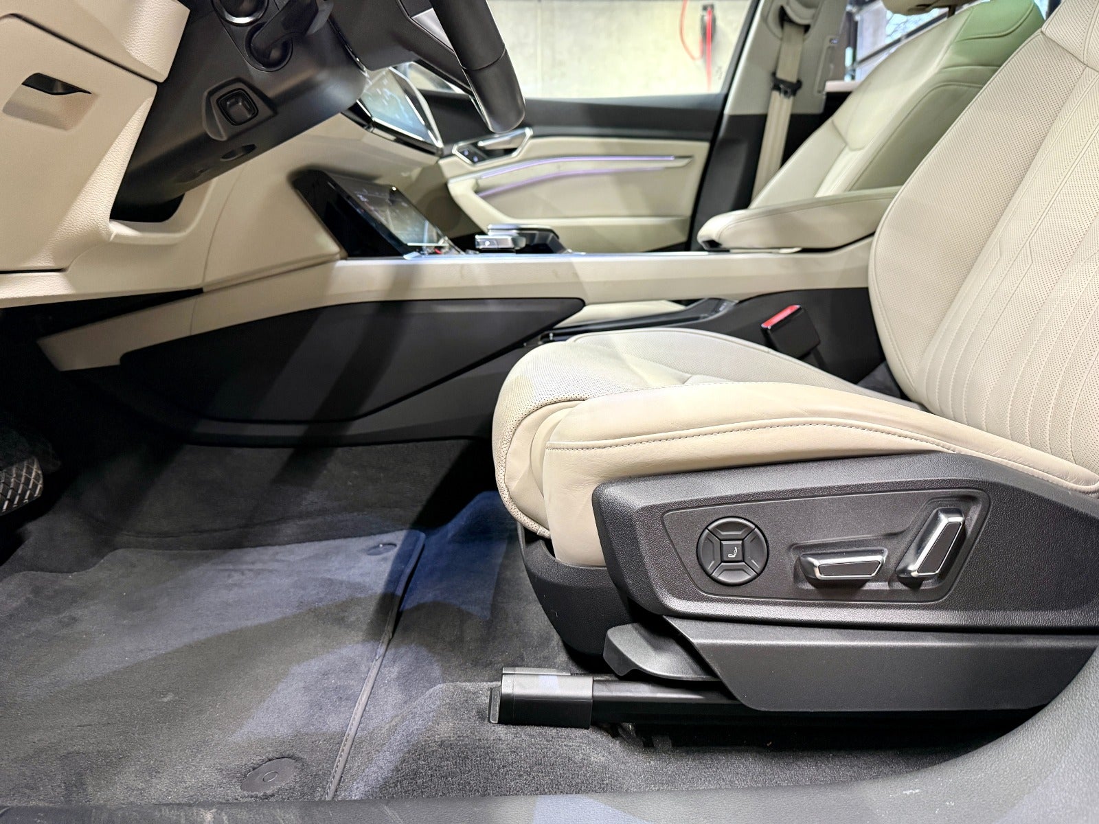 Billede af Audi Q8 e-tron 55 Advanced quattro