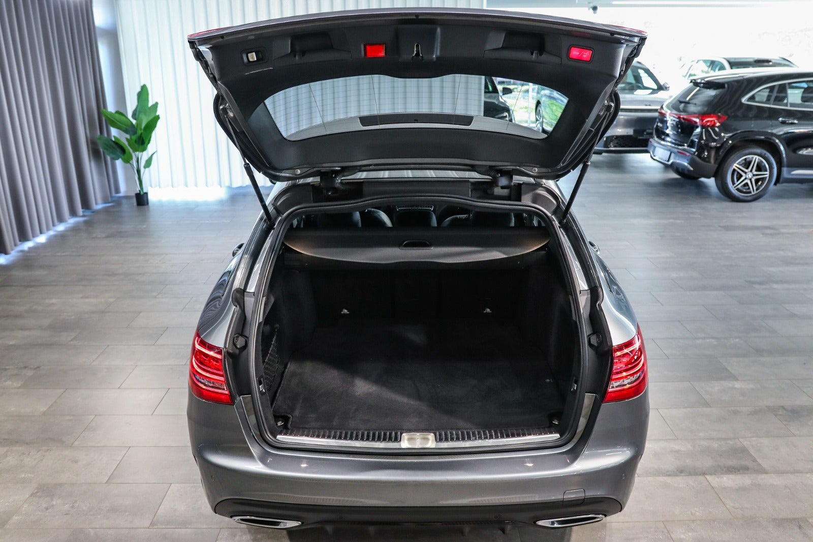 Billede af Mercedes C220 d 2,0 AMG Line Night Edition stc. aut.