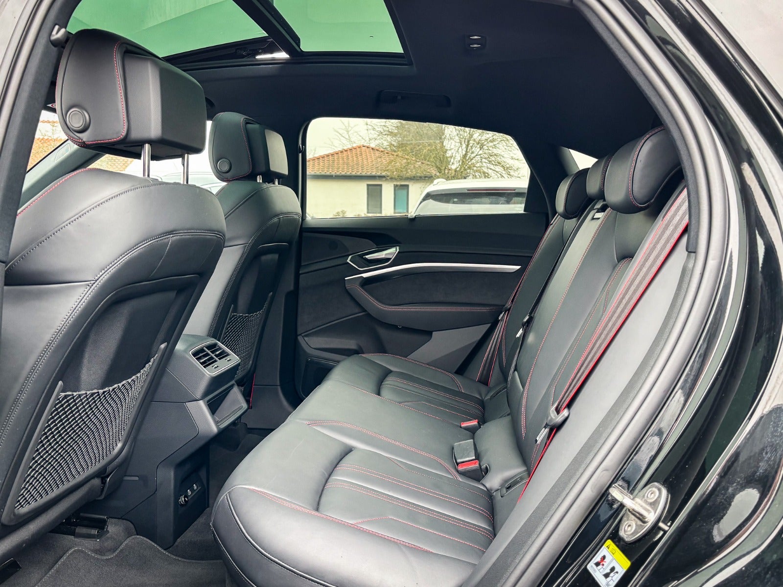 Billede af Audi Q8 e-tron 55 S-line Sportback quattro