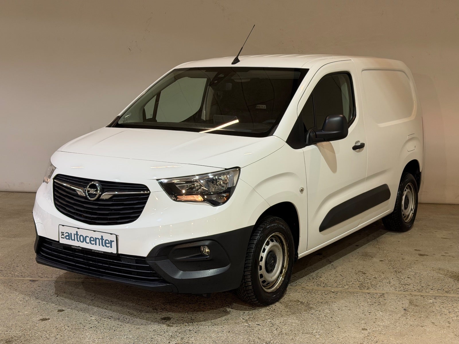 Opel Combo D 102 Enjoy+ L1V1
