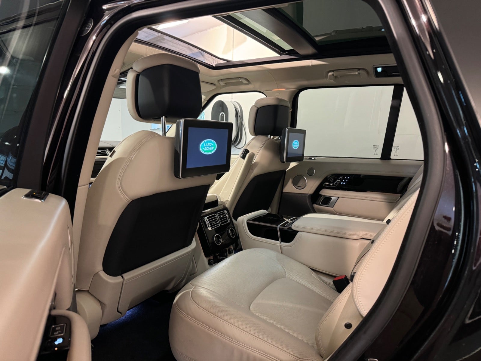 Land Rover – Range Rover