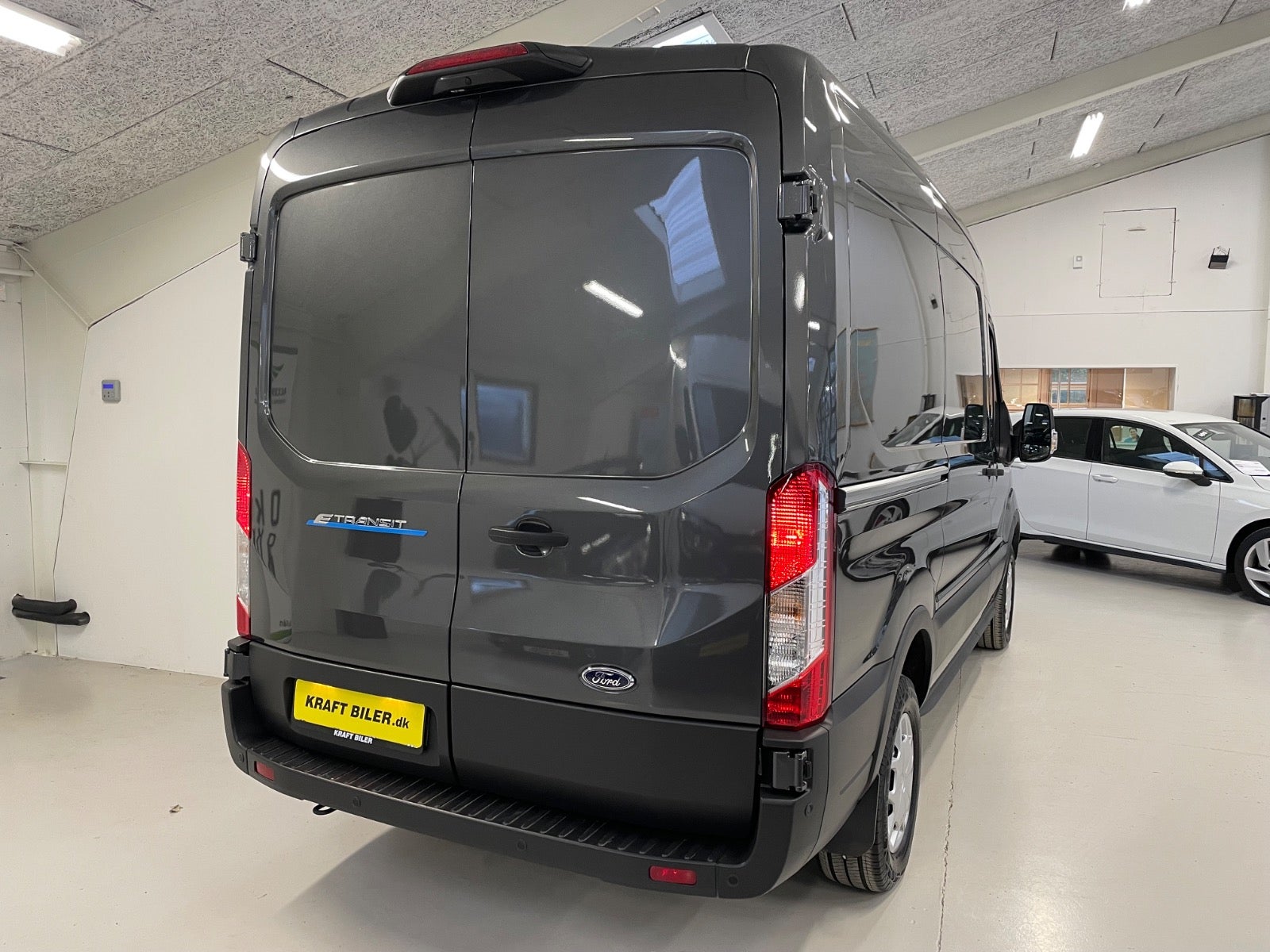 Billede af Ford E-Transit 350 L2 Van 68 Trend H2 RWD