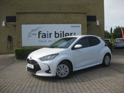 Toyota Yaris 1,5 Hybrid Active e-CVT Benzin aut. Automatgear modelår 2021 km 50000 Hvid ABS airbag s