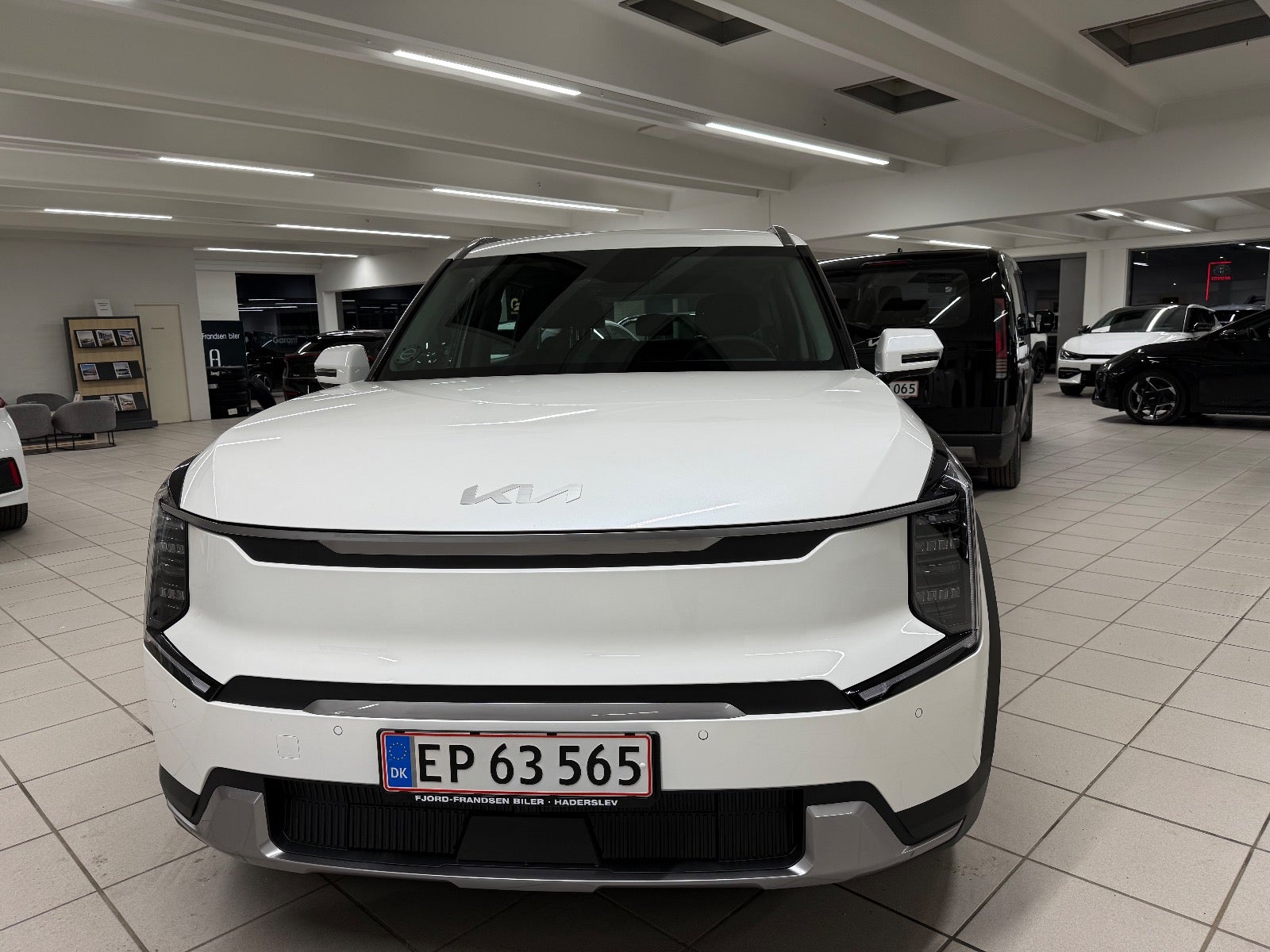 Kia EV9 Standard Range Upgrade RWD 7prs