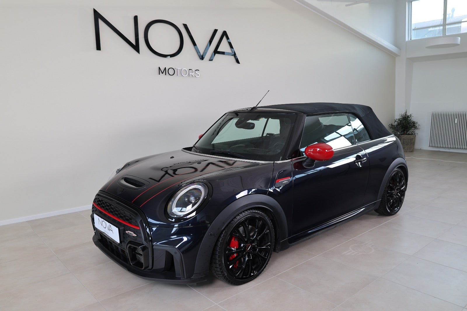 MINI Cooper S 2,0 JC Works Cabriolet aut. 2d - 3