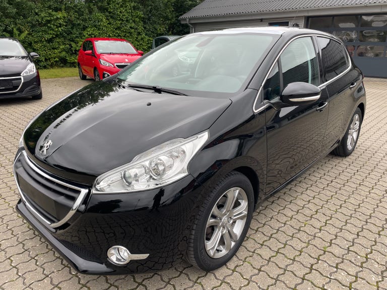 Peugeot 208 VTi Allure Sky