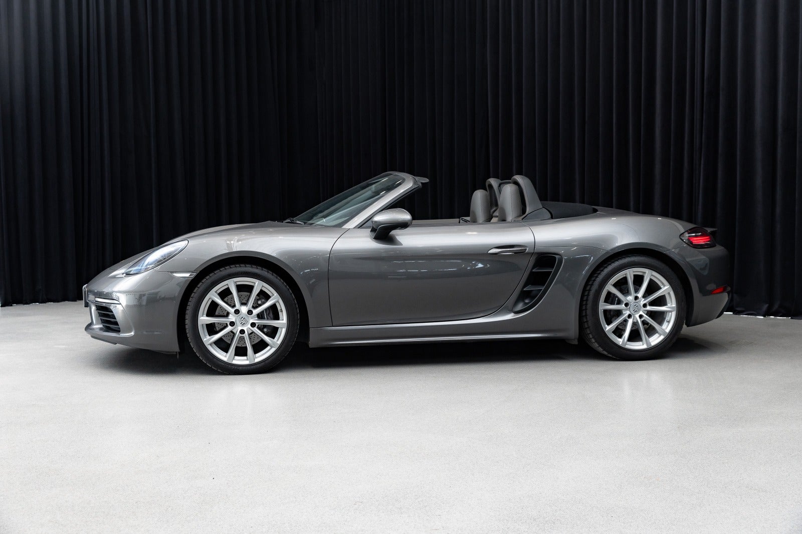 Gallery image 3 of 16