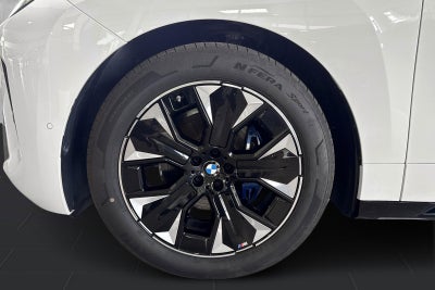 BMW iX xDrive45 M-Sport