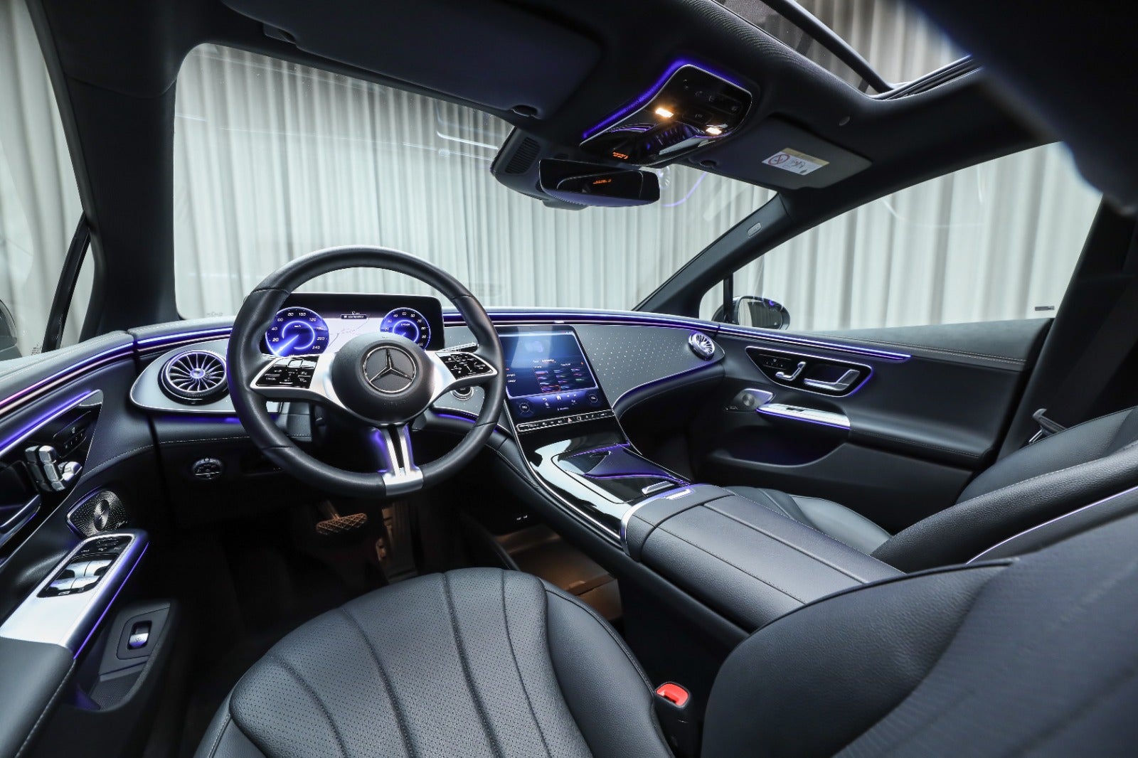 Mercedes-Benz EQE 350 (4/8)
